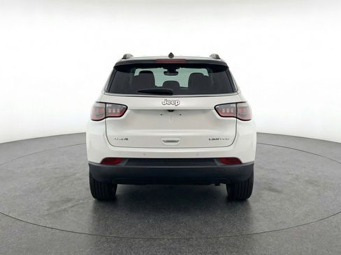 Used 2025 Jeep Compass Limited image 7