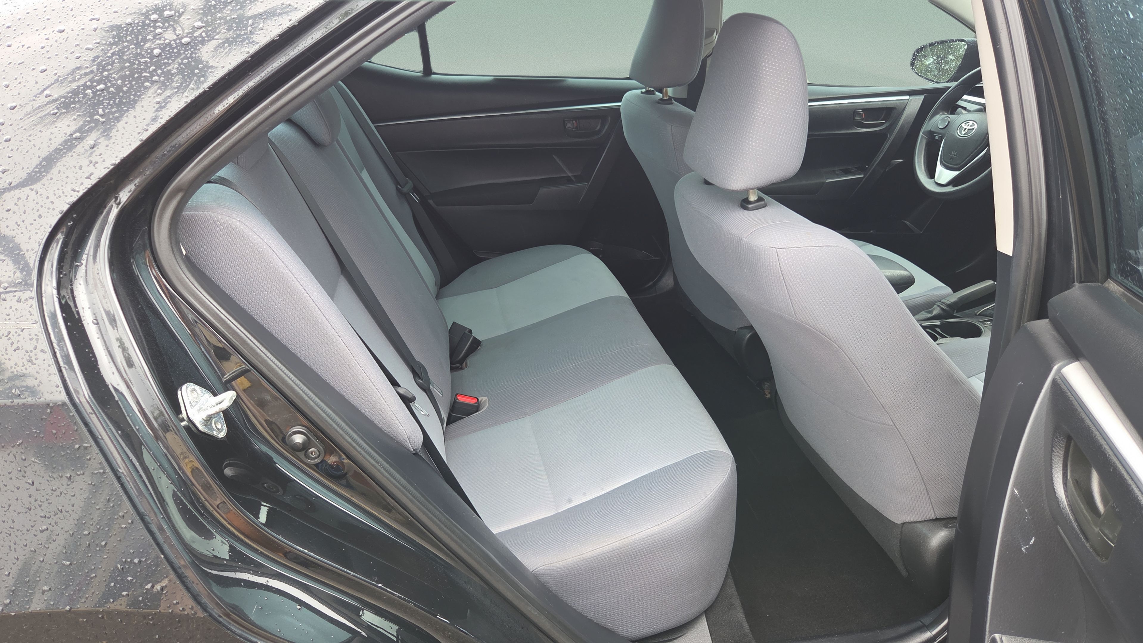 Used 2015 Toyota Corolla L FWD image 12