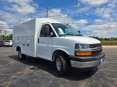 New 2025 Chevrolet Express 3500 w/ Power Convenience Package image 3