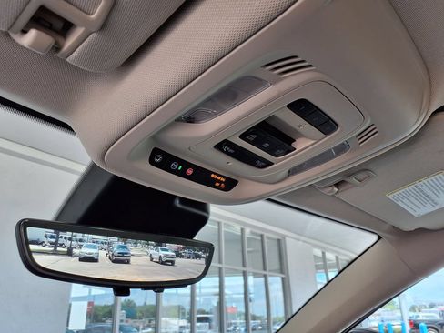 Used 2022 Buick Envision Avenir w/ Technology Package II FWD image 36