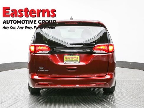 Used 2023 Chrysler Voyager LX FWD image 6