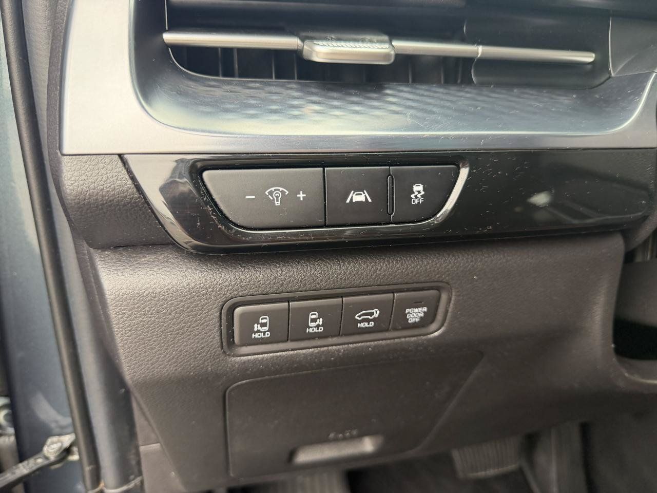 Used 2022 Kia Carnival SX Prestige FWD image 23