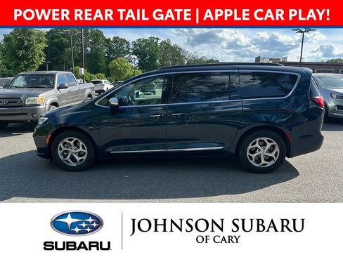 Used 2022 Chrysler Pacifica Limited FWD image 5