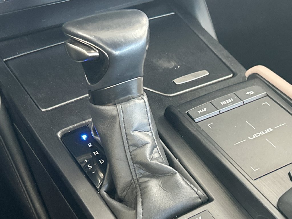Used 2022 Lexus ES 300h w/ Premium Package FWD image 21