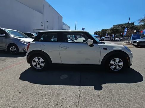 Used 2020 MINI Cooper 2-Door Hardtop image 2