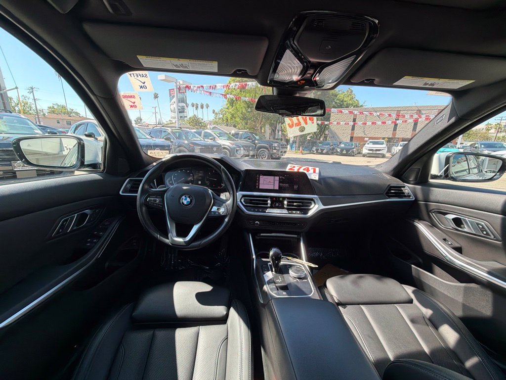 Used 2022 BMW 330i Sedan w/ Driving Assistance Package RWD image 4