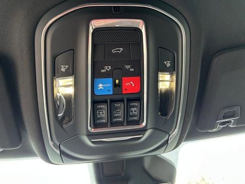 New 2026 Jeep Grand Cherokee Limited w/ Limited Altitude Package AWD/4WD image 25