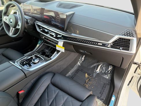 New 2026 BMW X5 M60i image 13