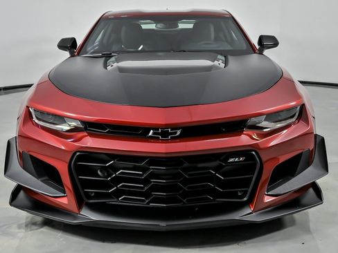 Used 2019 Chevrolet Camaro ZL1 RWD image 4