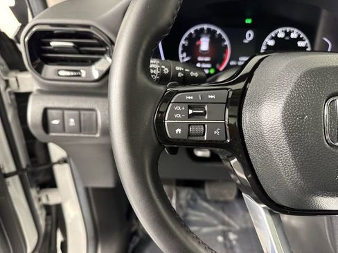 Certified 2025 Honda Pilot Touring image 13