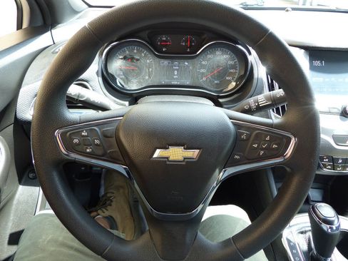Used 2017 Chevrolet Cruze LT w/ Convenience Package FWD image 40