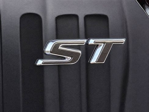 Certified 2020 Buick Encore GX Preferred w/ Sport Touring Package FWD image 7