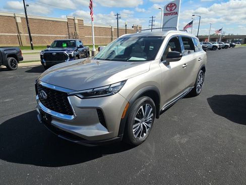 Used 2023 INFINITI QX60 Sensory w/ Vision Package AWD/4WD image 7