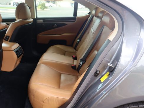 Used 2014 Lexus LS 460 AWD w/ Comfort Package image 20