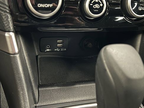 Used 2023 Subaru Forester Premium AWD/4WD image 33