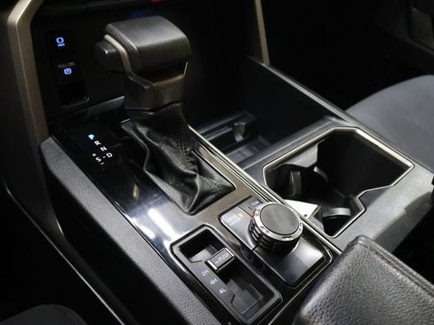 Used 2022 Toyota Tundra SR5 w/ SR5 Convenience Package image 24