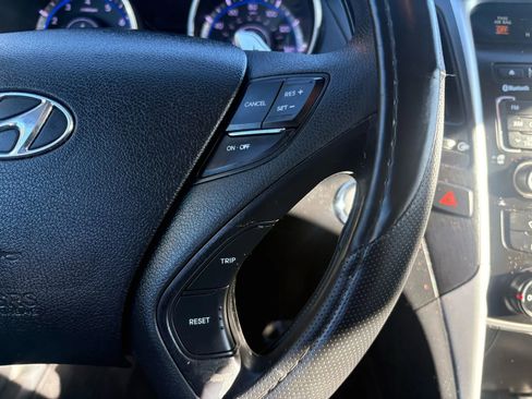 Used 2011 Hyundai Sonata SE image 16