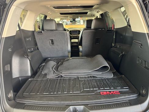 Used 2023 GMC Acadia Denali w/ Denali Ultimate Package image 8
