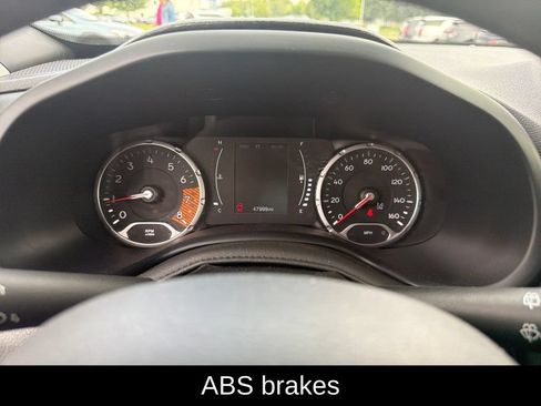 Used 2023 Jeep Renegade Latitude AWD/4WD image 16