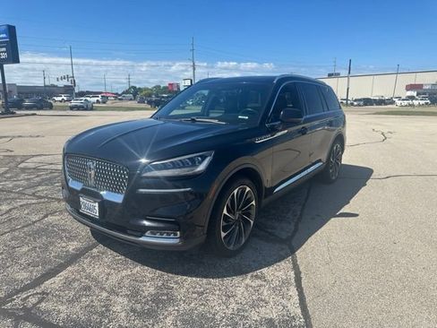 Used 2021 Lincoln Aviator Reserve w/ Equipment Group 201A AWD/4WD image 2