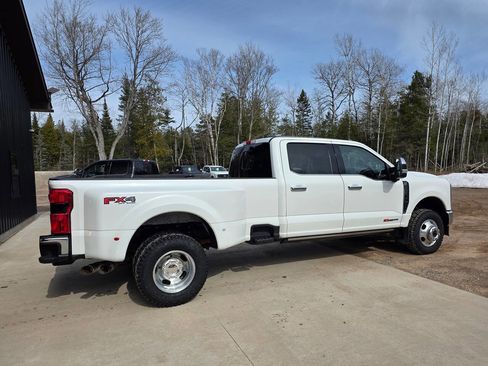 Used 2024 Ford F350 Lariat w/ Lariat Ultimate Package AWD/4WD image 8