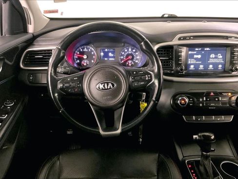 Used 2018 Kia Sorento LX image 5