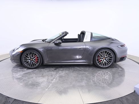 Used 2022 Porsche 911 Targa 4S image 2