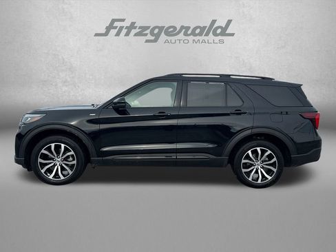 Used 2025 Ford Explorer ST-Line AWD/4WD image 8