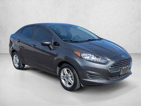 Used 2018 Ford Fiesta SE image 3