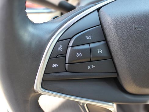 Used 2018 Cadillac XT5 Luxury w/ Driver Awareness Package FWD image 17