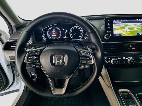 Used 2022 Honda Accord Touring image 11