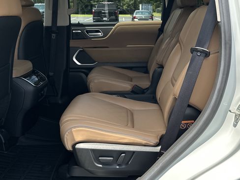 Used 2025 INFINITI QX80 Luxe AWD/4WD image 16