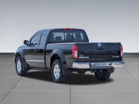 Used 2011 Nissan Frontier SV AWD/4WD image 3