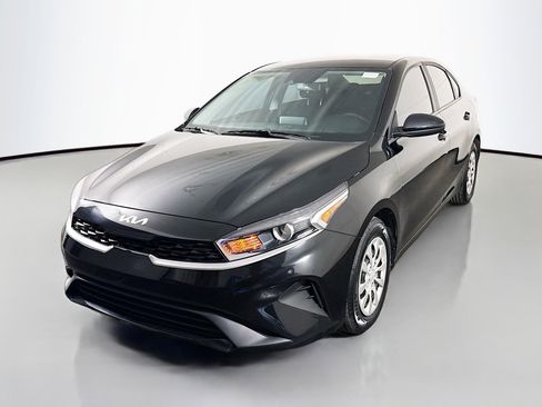 Used 2024 Kia Forte LX image 4