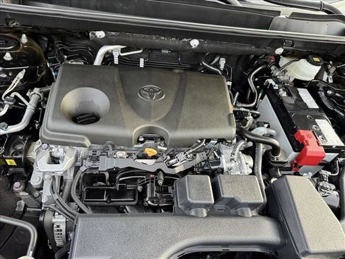 Used 2024 Toyota RAV4 XLE AWD/4WD image 21