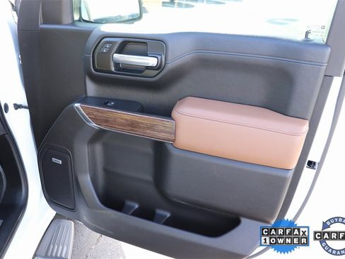 Used 2021 Chevrolet Silverado 1500 High Country w/ Technology Package image 27