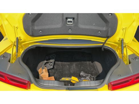 Used 2018 Chevrolet Camaro SS RWD image 33