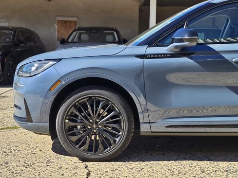 New 2026 Lincoln Corsair Premiere image 9