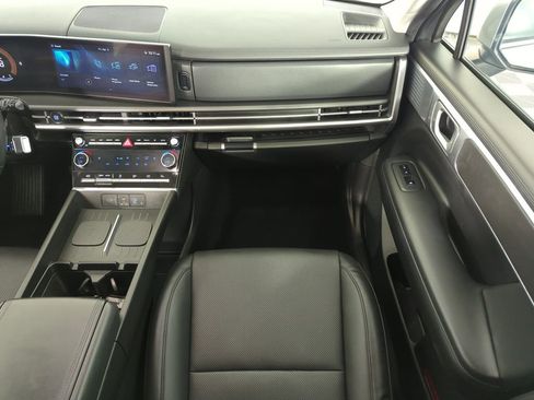 Used 2025 Hyundai Santa Fe SEL FWD image 16