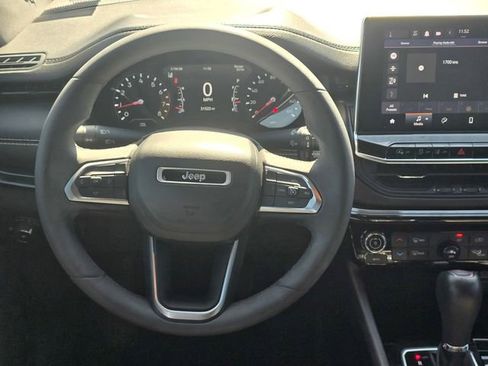 Used 2023 Jeep Compass Altitude image 18