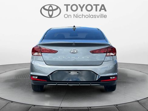 Used 2019 Hyundai Elantra Value Edition FWD image 4