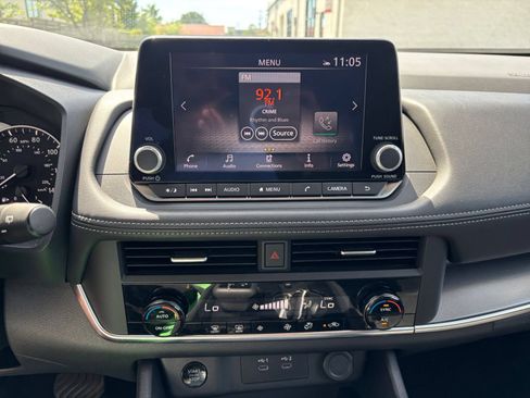 Used 2025 Nissan Rogue SV AWD/4WD image 20