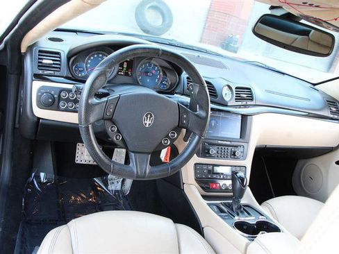 Used 2013 Maserati GranTurismo Sport RWD image 26