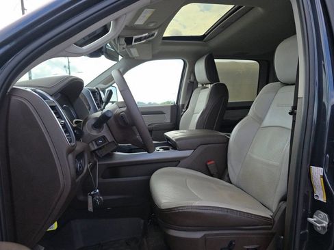 Used 2025 RAM 2500 Laramie AWD/4WD image 5