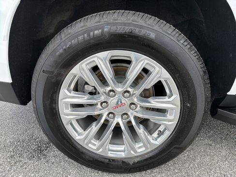 Used 2023 GMC Yukon SLT w/ SLT Premium Package AWD/4WD image 19