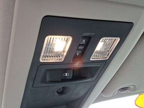 Used 2016 RAM 1500 Laramie w/ Convenience Group image 23