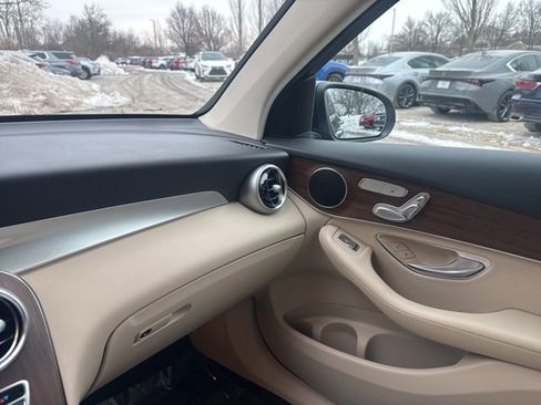 Used 2021 Mercedes-Benz GLC 300 GLC 300 image 27