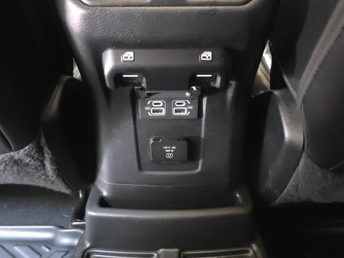 Used 2022 Jeep Wrangler Unlimited Sahara w/ Cold Weather Group image 25