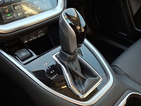 Certified 2025 Subaru Outback Limited image 17