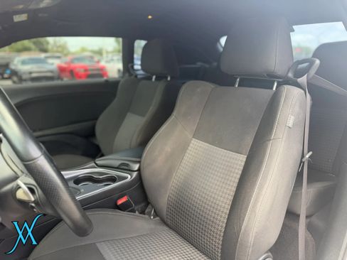 Used 2017 Dodge Challenger R/T RWD image 15